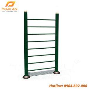 Thang leo dọc ngoài trời