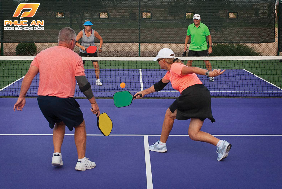 Tập chơi Pickleball